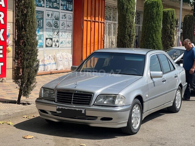Mercedes C 220 d-5