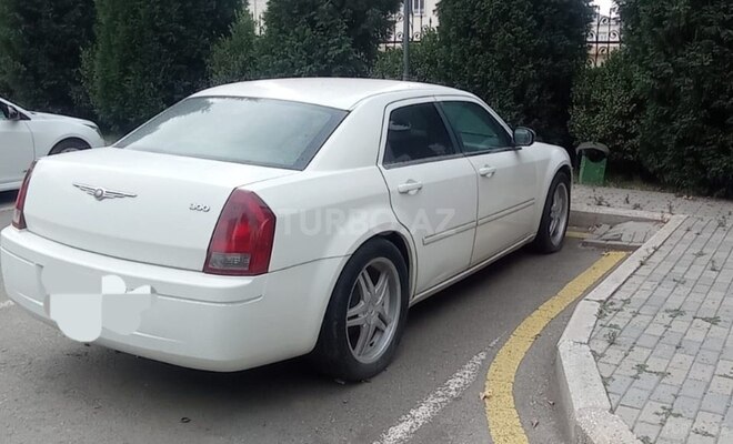 Chrysler 300C-3