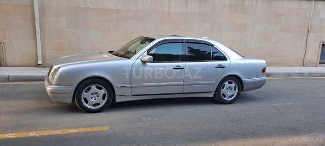 Mercedes E 240 1999, 270,000 km - 2.4 l - Bakı