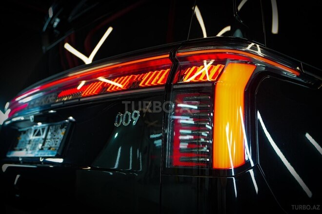 ZEEKR 009 2023, 12,500 km - 0.0 l - Bakı