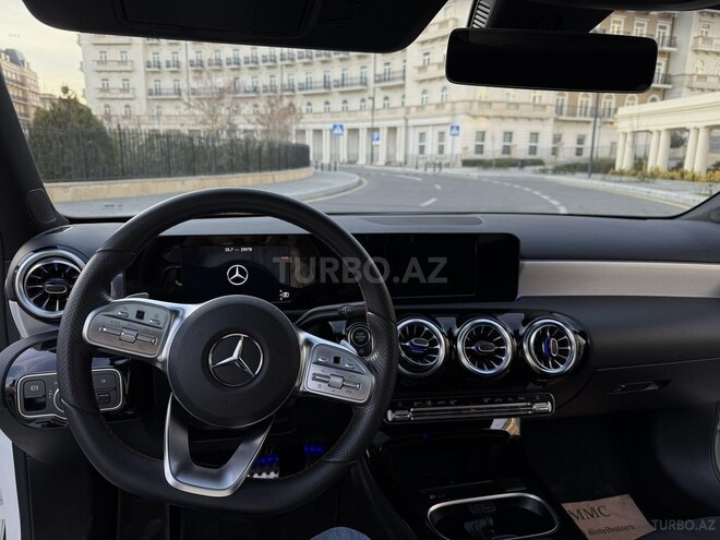 Mercedes  2022, 43,000 km - 1.5 л - Bakı