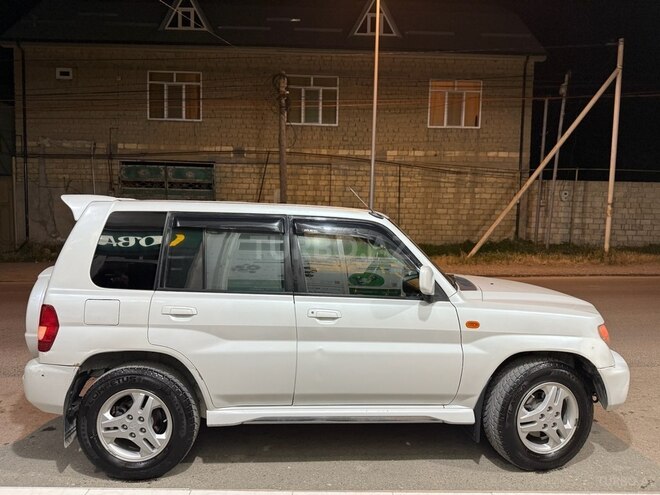 Mitsubishi Pajero io 2000, 300,000 km - 2.0 l - Quba