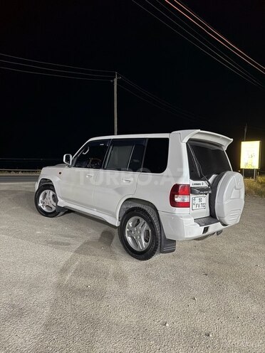 Mitsubishi Pajero io 2000, 300,000 km - 2.0 l - Quba