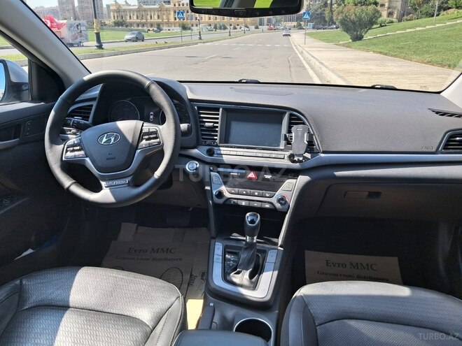 Hyundai Elantra 2017, 259,104 km - 2.0 l - Bakı
