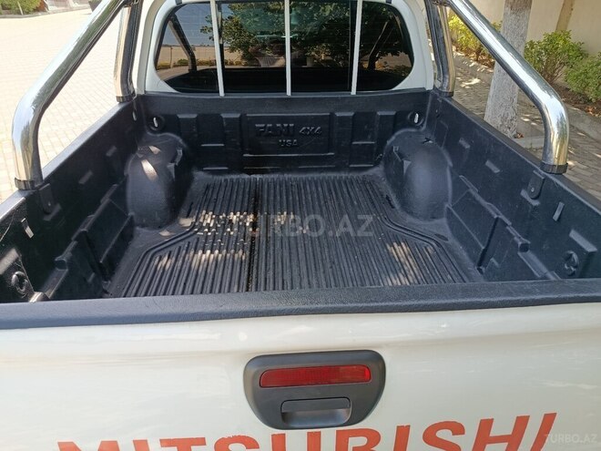 Mitsubishi L200 2014, 176,000 km - 2.5 l - Bakı