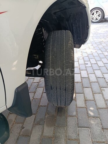 Mitsubishi L200 2014, 176,000 km - 2.5 l - Bakı