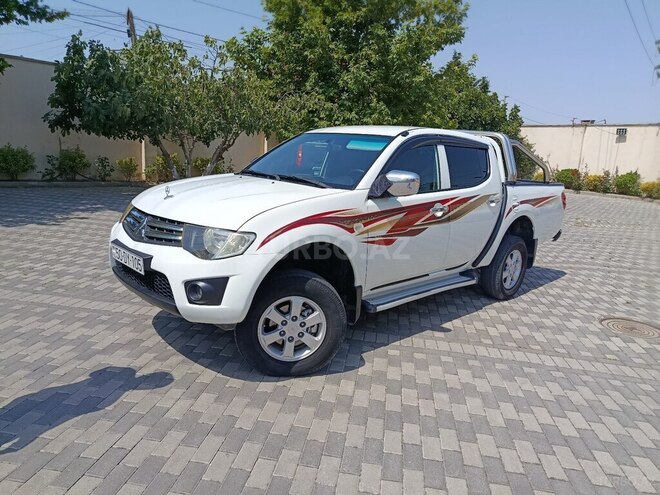 Mitsubishi L200 2014, 176,000 km - 2.5 l - Bakı
