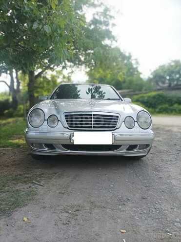 Mercedes E 220 d 2000, 235,000 km - 2.2 л - Qax