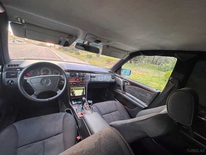 Mercedes E 240 1997, 473,000 km - 2.4 l - Bakı