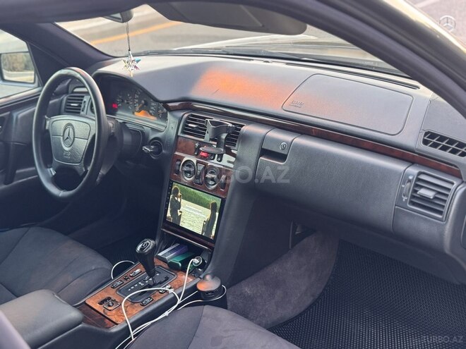 Mercedes E 240 1997, 473,000 km - 2.4 l - Bakı