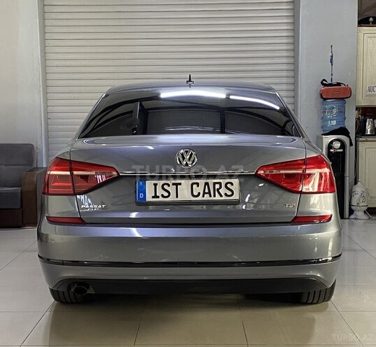 Volkswagen Passat-8