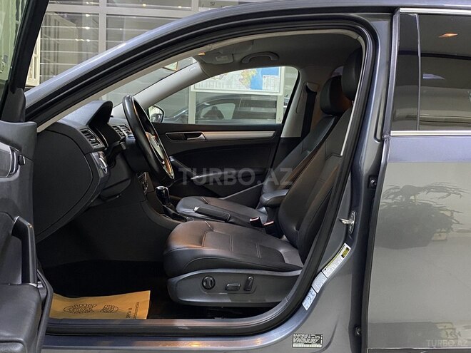 Volkswagen Passat-15