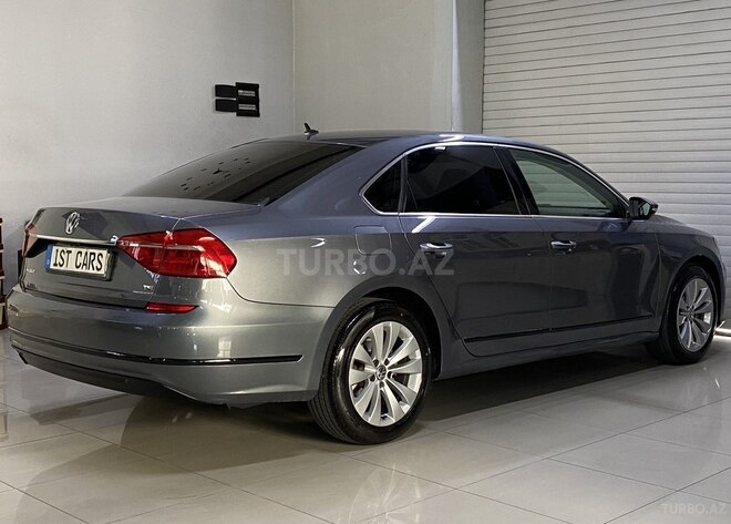 Volkswagen Passat-10