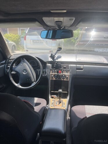 Mercedes E 270 2001, 350,000 km - 2.7 l - Bakı