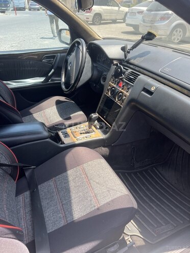 Mercedes E 270 2001, 350,000 km - 2.7 l - Bakı