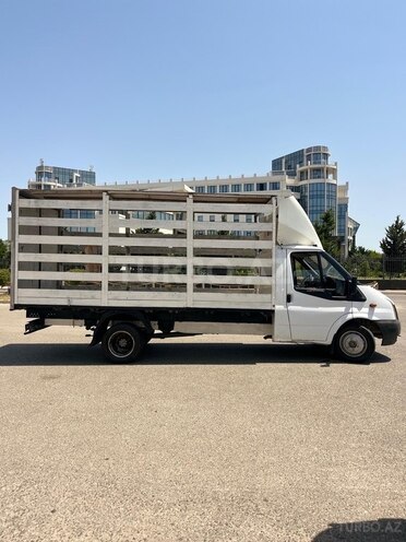 Ford Transit-4