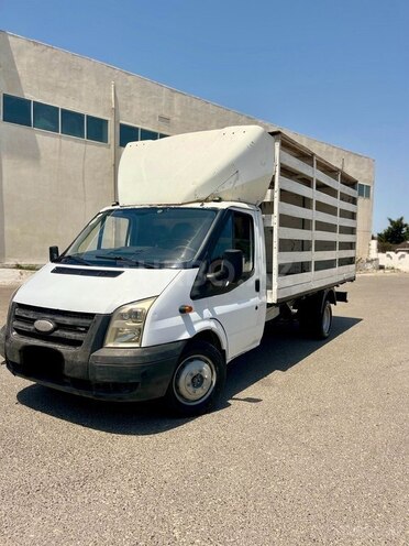Ford Transit-6