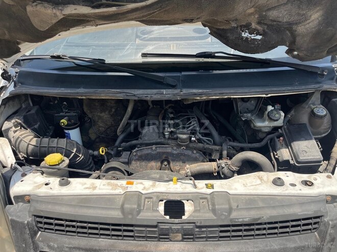 Ford Transit-15