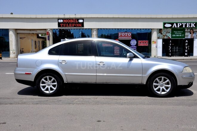 Volkswagen Passat 2003, 244,000 km - 1.8 l - Saatlı