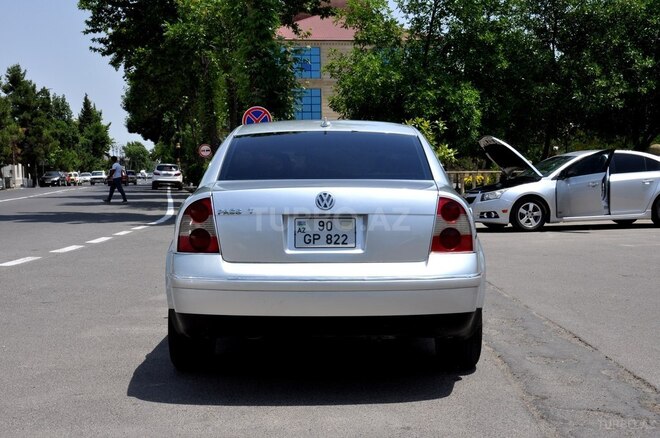 Volkswagen Passat 2003, 244,000 km - 1.8 l - Saatlı
