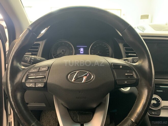 Hyundai Avante 2018, 132,400 km - 1.6 л - Bakı