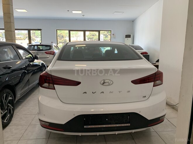 Hyundai Avante 2018, 132,400 km - 1.6 л - Bakı