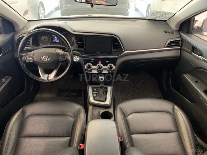 Hyundai Avante 2018, 132,400 km - 1.6 л - Bakı