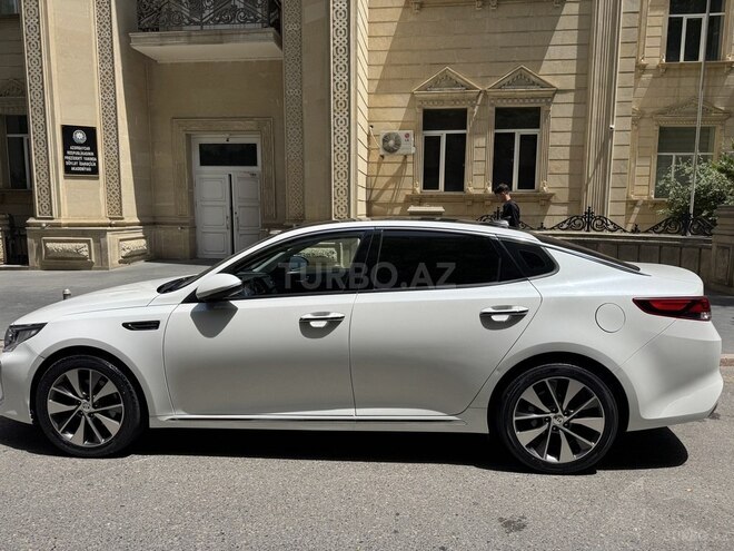 Kia K5-3