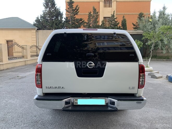 Nissan Navara 2013, 195,000 km - 2.5 l - Bakı