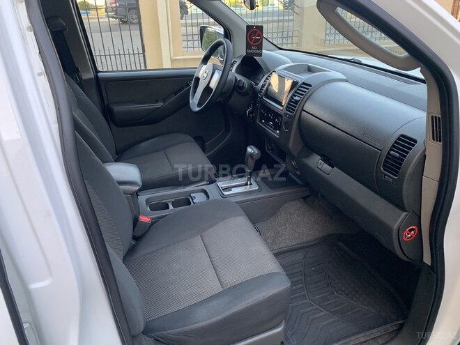 Nissan Navara 2013, 195,000 km - 2.5 l - Bakı