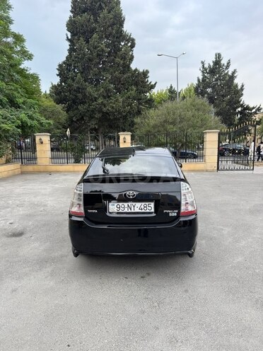 Toyota Prius-8