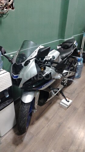 Yamaha R15M-1