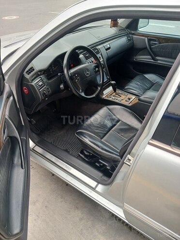 Mercedes E 240 2000, 290,000 km - 2.4 l - Bakı