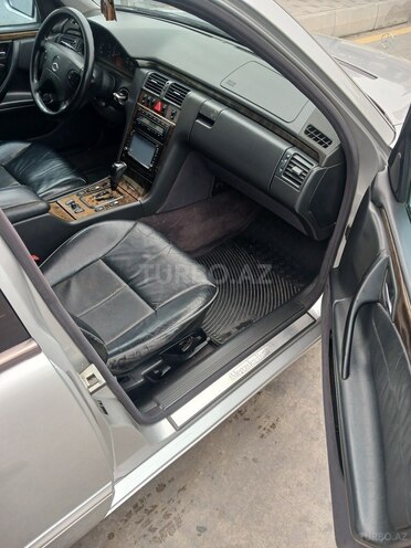 Mercedes E 240 2000, 290,000 km - 2.4 l - Bakı