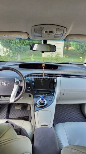 Toyota Prius-4