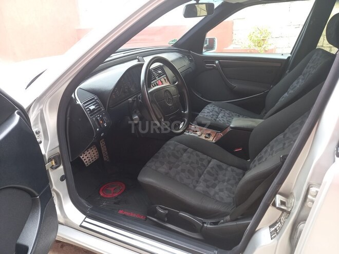 Mercedes C 180 1998, 356,000 km - 1.8 l - Quba