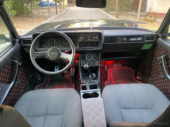LADA (VAZ) 2107-4