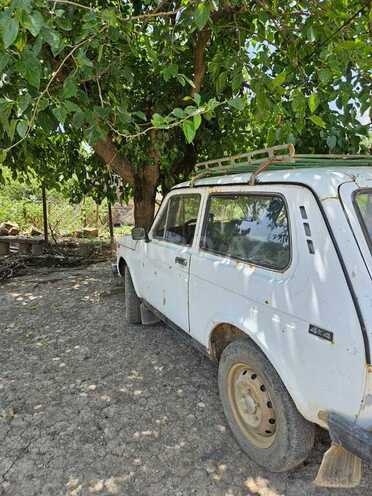 LADA (VAZ) Niva 1988, 379,000 km - 1.6 l - Yardımlı