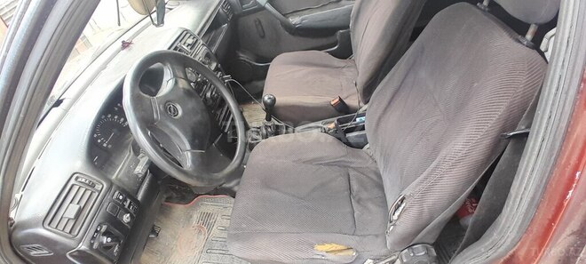 Opel Vectra 1992, 222,222 km - 1.8 l - Quba