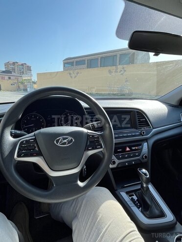 Hyundai Elantra 2018, 173,809 km - 2.0 л - Salyan
