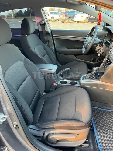 Hyundai Elantra 2018, 173,809 km - 2.0 л - Salyan