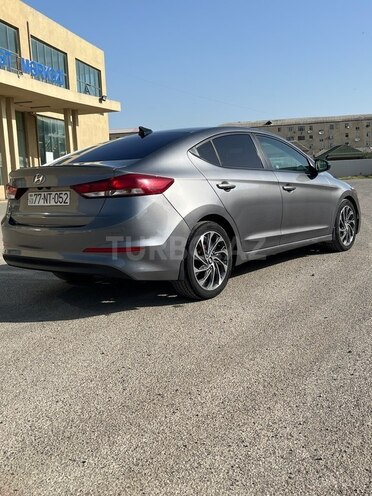 Hyundai Elantra 2018, 173,809 km - 2.0 л - Salyan