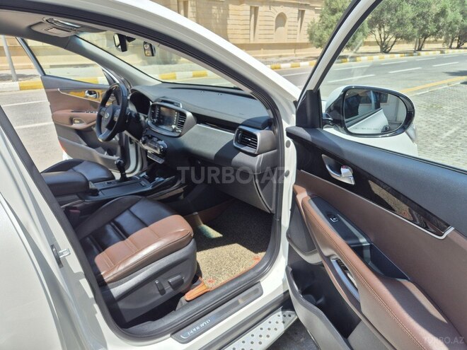 Kia Sorento-11