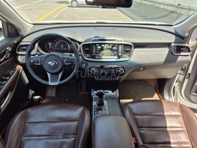 Kia Sorento-13