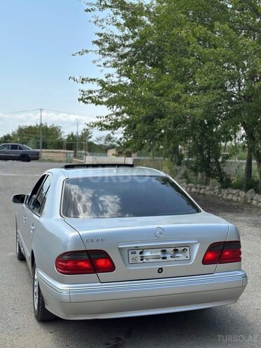 Mercedes E 280 2000, 380,000 km - 2.8 l - Salyan