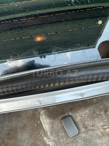 Mercedes E 280 2000, 380,000 km - 2.8 l - Salyan