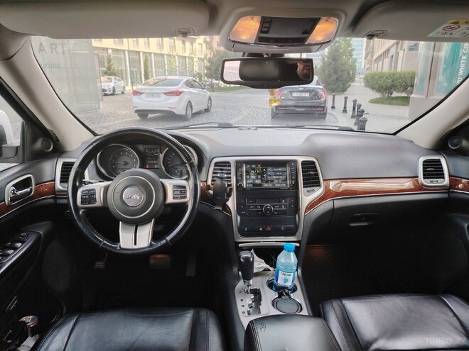 Jeep Grand Cherokee 2012, 190,000 km - 3.6 л - Bakı