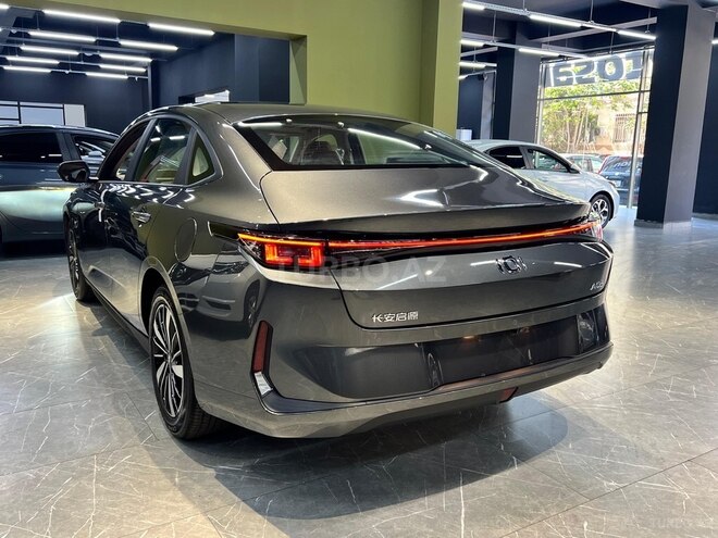 Changan Qiyuan A05-5