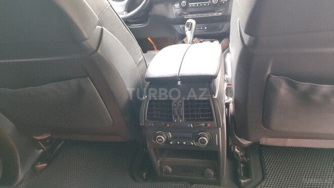 BMW X5 2011, 200,000 km - 0.3 л - Yevlax