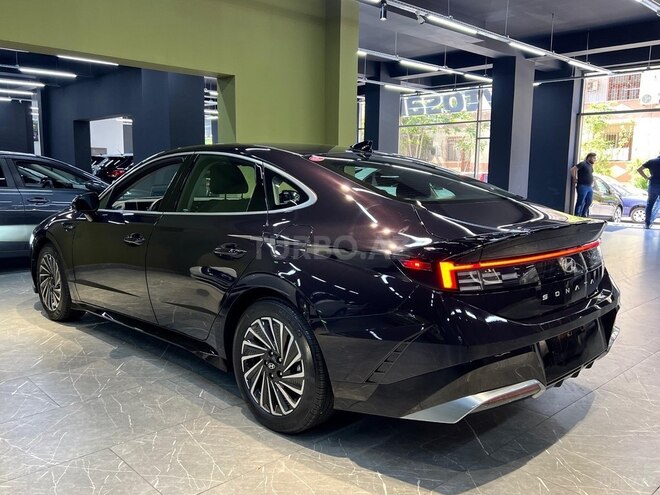 Hyundai Sonata-2